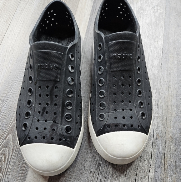 Native Shoes Jefferson style Black Adult Size Men's 6 or Women's 8 - Picture 2 of 8
